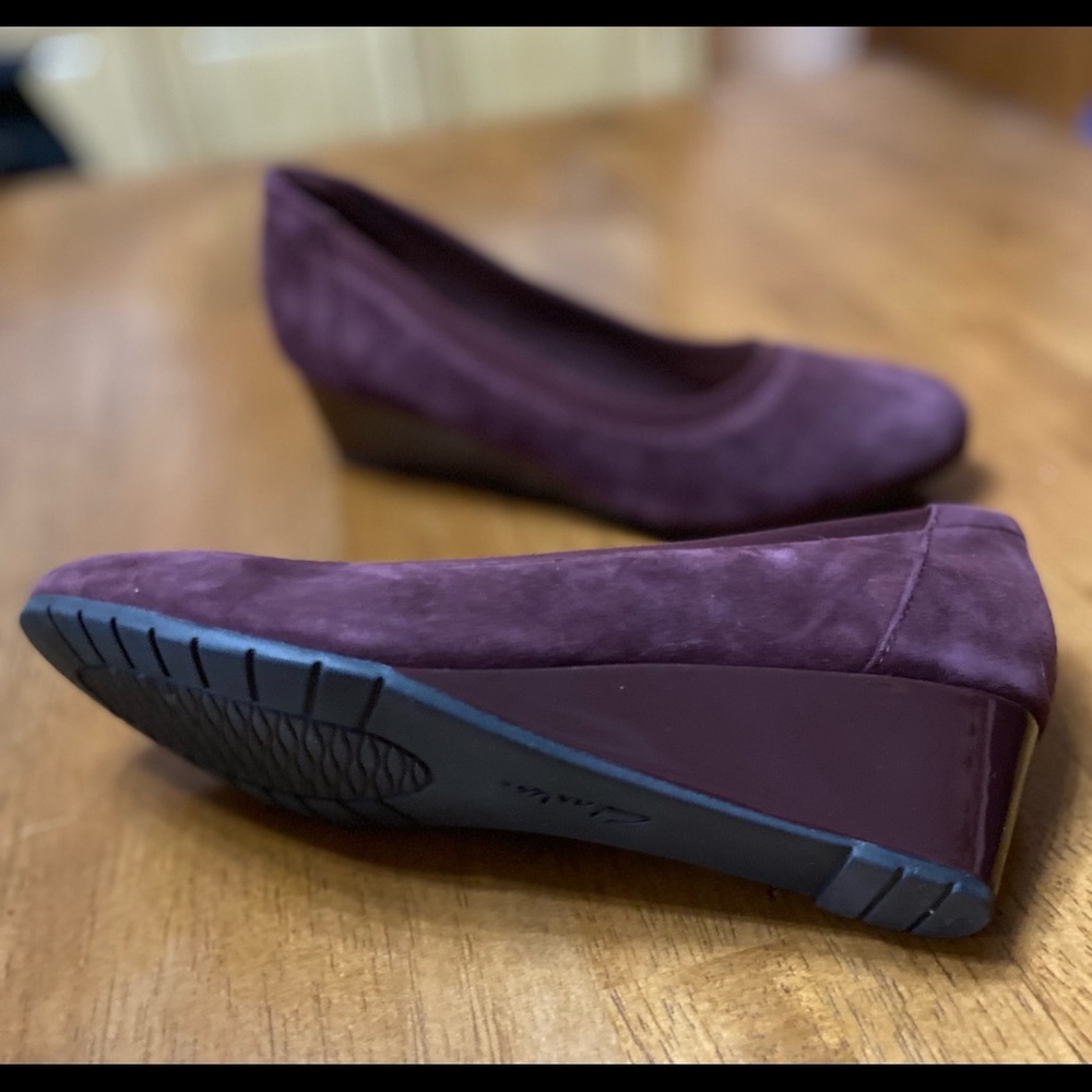 Collection by Clark’s Burgundy Suede comfort Wedge heel Dress Shoes 7.5